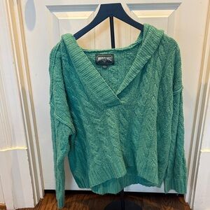 American Eagle Outfitters Geen Cable-Knit V-Neck Sweater